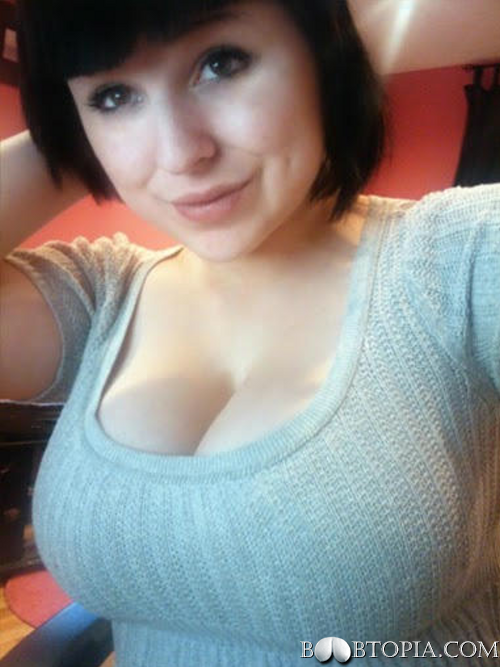 Boobtopia.com - Gallery Big Boobs - Here we celebrate all the beautiful woman and the phantastic clevage they have to offer.