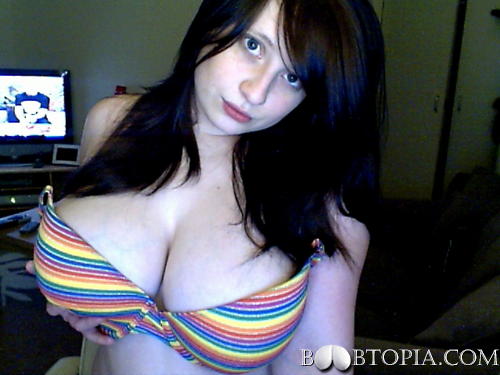 Boobtopia.com - Gallery Big Boobs - Here we celebrate all the beautiful woman and the phantastic clevage they have to offer.