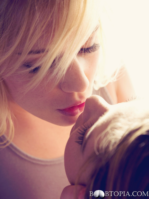 Boobtopia.com - Gallery Girl On Girl - Here we celebrate all the beautiful woman and the phantastic clevage they have to offer.